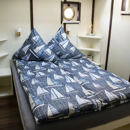 Island-dreams Hausboot Cecilie Schleswig