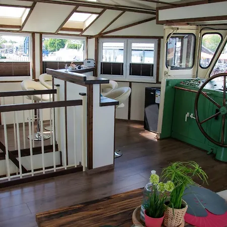 Island-dreams Hausboot Cecilie * Schleswig